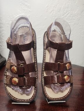 Alegría sandals